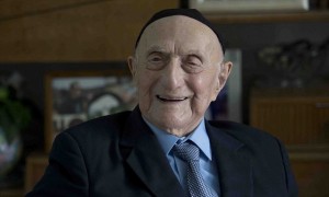 epa05115390 (FILE) A file picture dated 27 January 2015 shows Holocaust survivor Israel (Yisrael) Krystal at his home in the city of Haifa, Israel. According to a report by Israeli newspaper Haaretz on 20 January 2016, Krystal could be the oldest living man, if he was able to prove his age of 112 years. The report says Krystal was contacted by the Gerontology Research Group, which collect data about supercentenarians and provide it to the Guinness World Record organisation. The news comes after the oldest living man until then, Japanese Yasutaro Koide, had died at the age of 112 on 19 January. EPA/ABIR SULTAN
